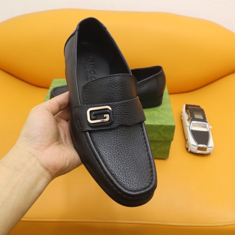 G*u*i leather shoes